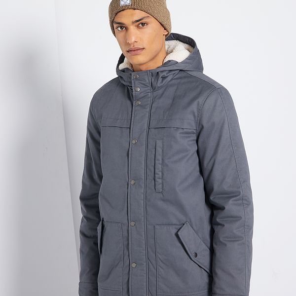 Parka à capuche Homme kaki Kiabi 40,00€ Parka à capuche Homme gris fer Kiabi 40,00€