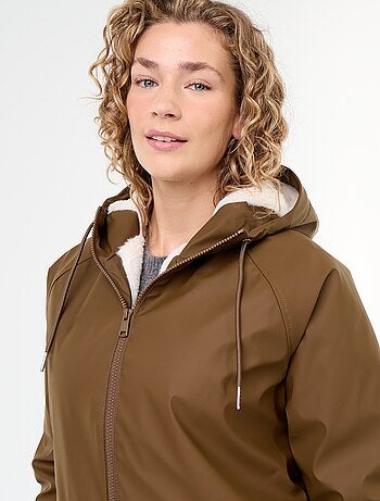 Parka droite doublée en fausse fourrure