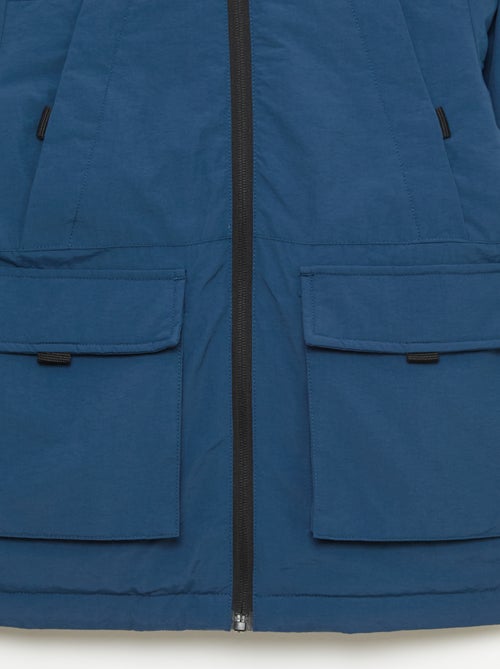 Parka légère à capuche avec 2 poches soufflées à rabat - Kiabi