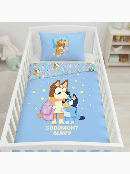 Parure Bébé Bluey 100x140cm + Taie 40x60cm – Goodnight Bluey – 100% Coton – Licence Officielle - Kiabi Parure Bébé Bluey 100x140cm + Taie 40x60cm – Goodnight Bluey – 100% Coton – Licence Officielle - Kiabi