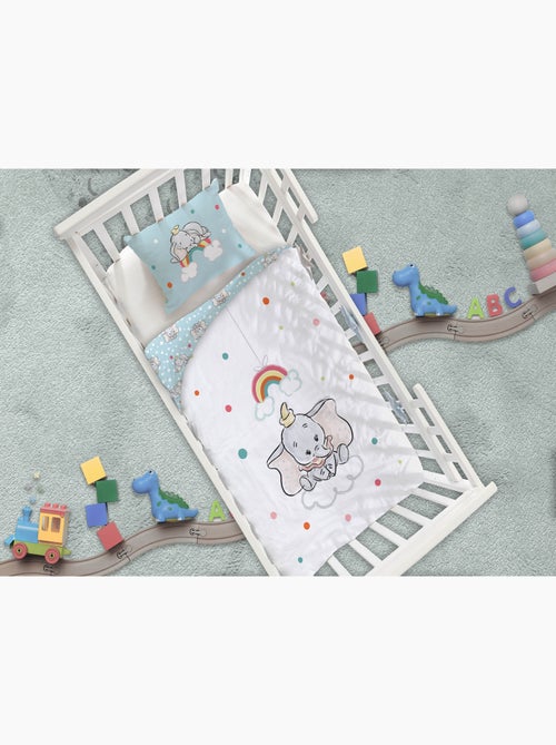 Parure Bébé Disney Dumbo 100x140cm + Taie 40x60cm – 100% Coton – Licence Officielle Disney - Kiabi Parure Bébé Disney Dumbo 100x140cm + Taie 40x60cm – 100% Coton – Licence Officielle Disney - Kiabi