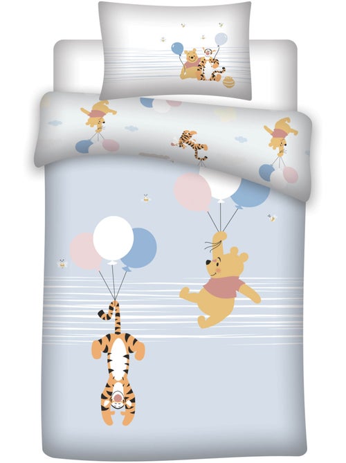 Parure Bébé Disney Winnie l'Ourson 100x140cm + Taie 40x60cm – Winnie & Tigrou Ballons – 100% Coton - Kiabi Parure Bébé Disney Winnie l'Ourson 100x140cm + Taie 40x60cm – Winnie & Tigrou Ballons – 100% Coton - Kiabi