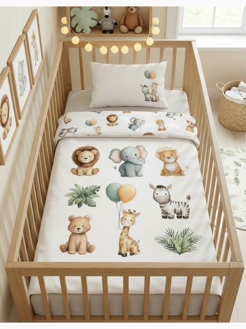 Parure Bébé Safari 100x140cm + Taie 40x60cm – Animaux Aquarelle Lion Éléphant Girafe – 100% Coton - Kiabi Parure Bébé Safari 100x140cm + Taie 40x60cm – Animaux Aquarelle Lion Éléphant Girafe – 100% Coton - Kiabi