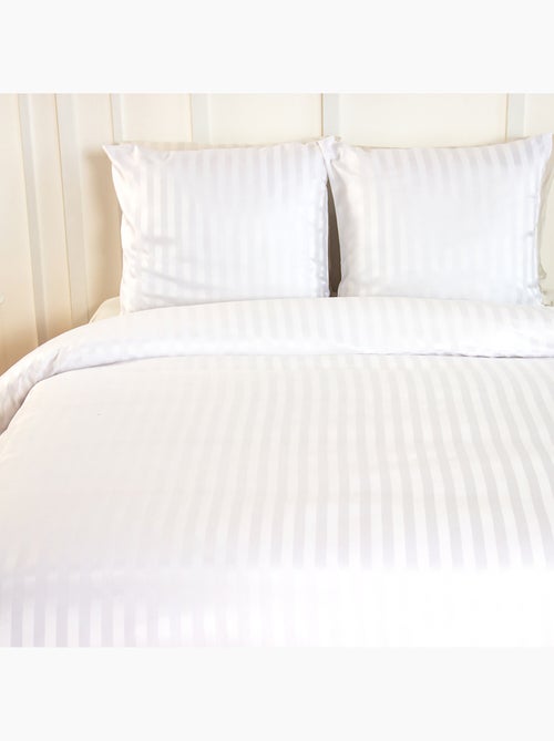 Parure de couette satin microfibre blanc - Kiabi Parure de couette satin microfibre blanc - Kiabi
