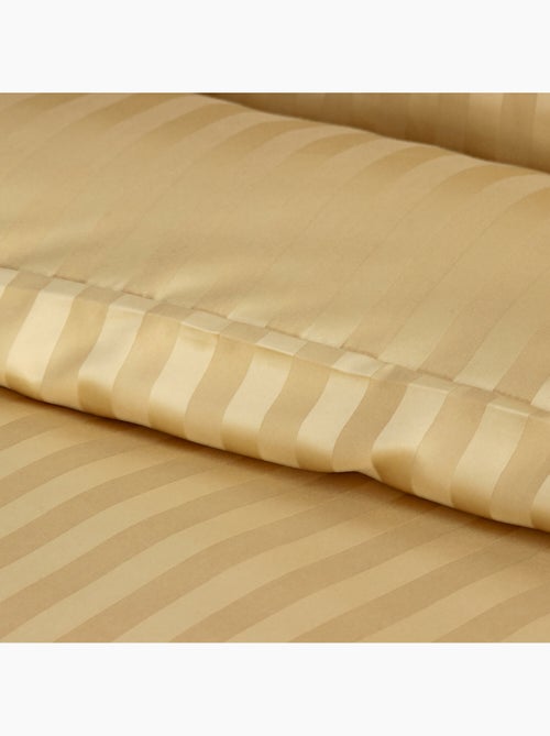 Parure de couette satin microfibre blond - Kiabi Parure de couette satin microfibre blond - Kiabi