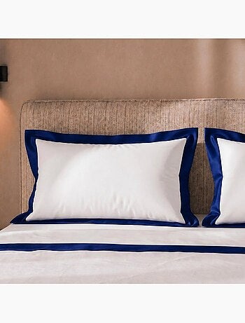 Parure de lit 1 personne - the white stone - 130x200 - drap plat 190x295 - volant satin bleu