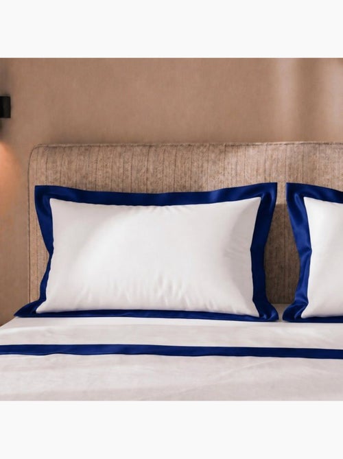 Parure de lit 1 personne - the white stone - 130x200 - drap plat 190x295 - volant satin bleu - Kiabi