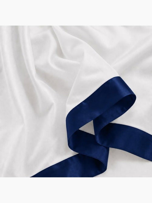 Parure de lit 1 personne - the white stone - 130x200 - drap plat 190x295 - volant satin bleu - Kiabi
