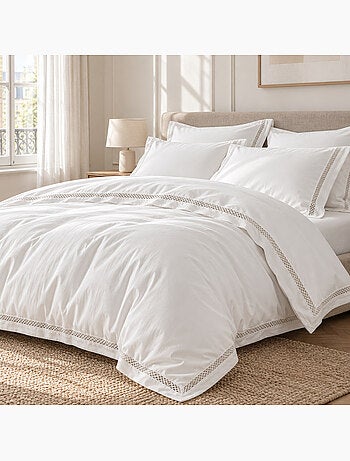Parure de lit + 2 taies d’oreiller satin de coton 120 fils brodé autrefois