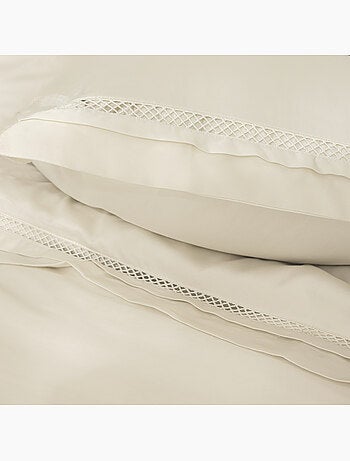 Parure de lit + 2 taies d’oreiller satin de coton 120 fils brodé autrefois