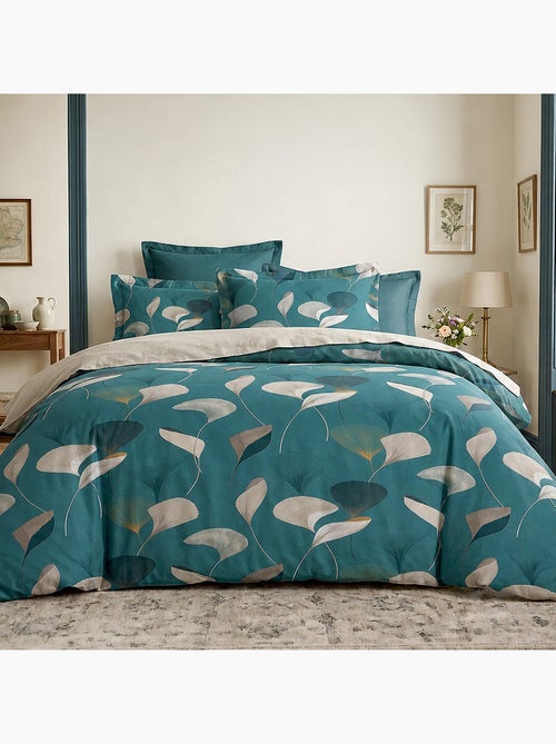 Parure de lit 260x240 cm coton motif feuille ginkgo bleu canard et ocre, apoline - Kiabi Parure de lit 260x240 cm coton motif feuille ginkgo bleu canard et ocre, apoline - Kiabi