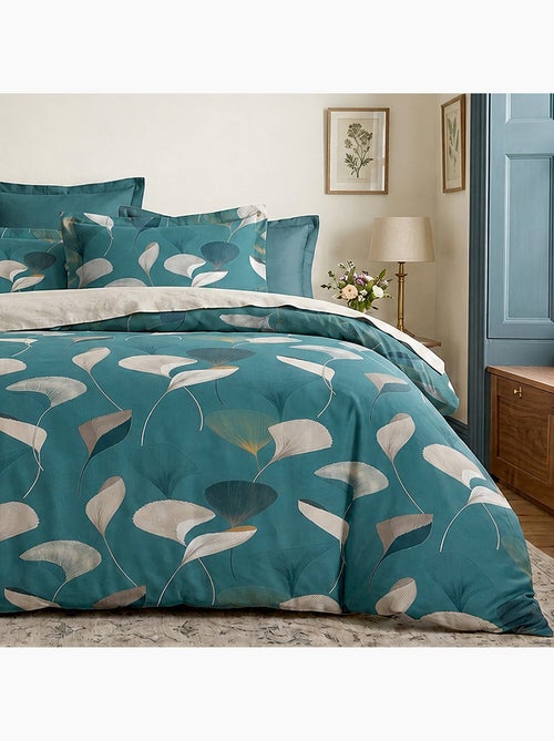 Parure de lit 260x240 cm coton motif feuille ginkgo bleu canard et ocre, apoline - Kiabi Parure de lit 260x240 cm coton motif feuille ginkgo bleu canard et ocre, apoline - Kiabi