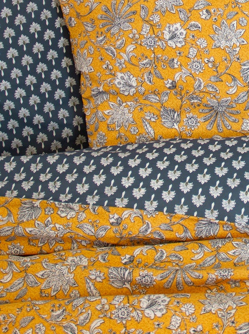 Parure de lit 3 pièces - 2 personnes - Housse de couette + 2 taies d'oreiller - Kiabi Parure de lit 3 pièces - 2 personnes - Housse de couette + 2 taies d'oreiller - Kiabi