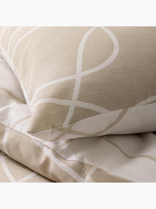 Parure de lit 3 pièces en coton relief trait design housse + taies - Kiabi Parure de lit 3 pièces en coton relief trait design housse + taies - Kiabi