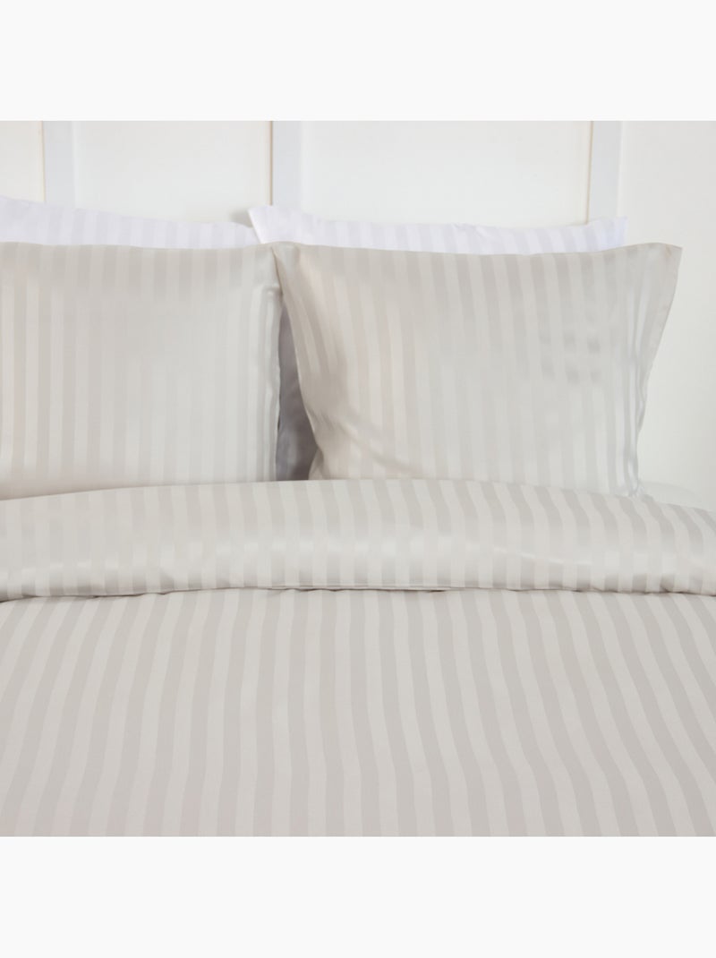 Parure de lit 3 pièces satin à fines rayures housse + taies Beige clair - Kiabi