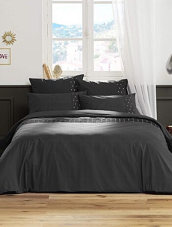 Parure de lit brodée plis religieuses