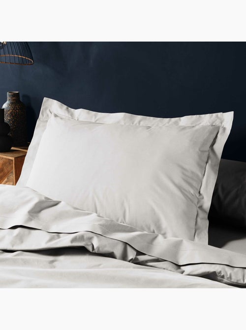 Parure de Lit Complète - 100% Coton 57 Fils - Drap-Housse + 4 Taies - Kiabi Parure de Lit Complète - 100% Coton 57 Fils - Drap-Housse + 4 Taies - Kiabi