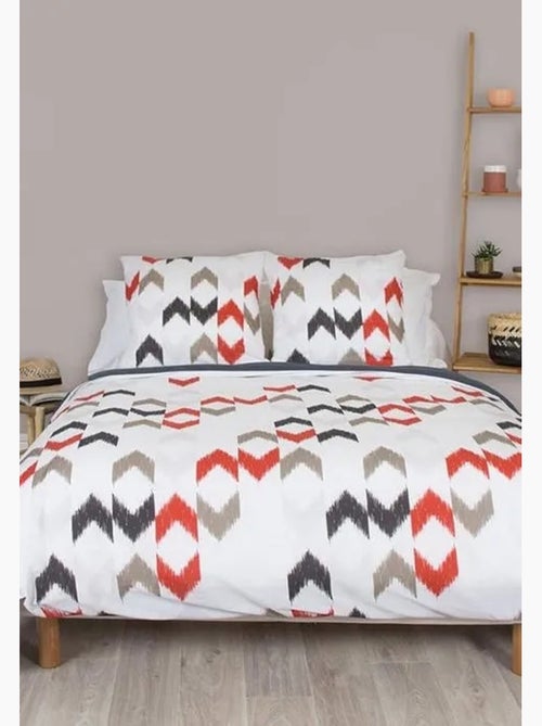 Parure de lit complète - côté déco - seri - 100% coton - 2 taies d'oreiller - 220x240 cm - Kiabi Parure de lit complète - côté déco - seri - 100% coton - 2 taies d'oreiller - 220x240 cm - Kiabi