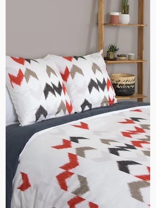 Parure de lit complète - côté déco - seri - 100% coton - 2 taies d'oreiller - 220x240 cm - Kiabi Parure de lit complète - côté déco - seri - 100% coton - 2 taies d'oreiller - 220x240 cm - Kiabi