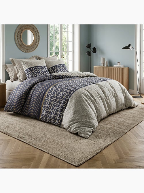 Parure de lit coton motif art déco bleu et beige, mevin - Kiabi Parure de lit coton motif art déco bleu et beige, mevin - Kiabi