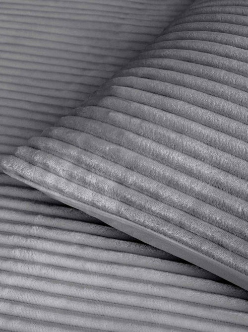 Parure de lit en flanelle relief unie avec fermeture zipp?e - Kiabi Parure de lit en flanelle relief unie avec fermeture zipp?e - Kiabi