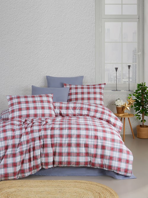 Parure de lit Flanelle de coton imprimé "Cosy rouge" - Kiabi Parure de lit Flanelle de coton imprimé "Cosy rouge" - Kiabi