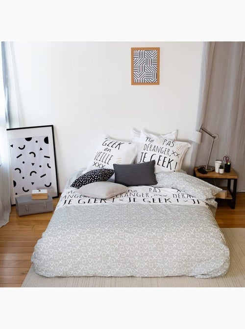 Parure de lit geek coton gris - 3 pièces - 220x240 cm - Kiabi Parure de lit geek coton gris - 3 pièces - 220x240 cm - Kiabi