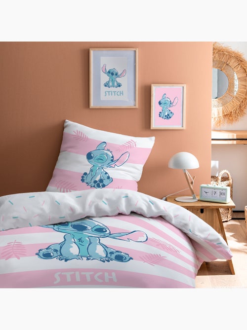 Parure de lit imprimée + drap housse 100% coton, STITCH STRIPE - Kiabi Parure de lit imprimée + drap housse 100% coton, STITCH STRIPE - Kiabi