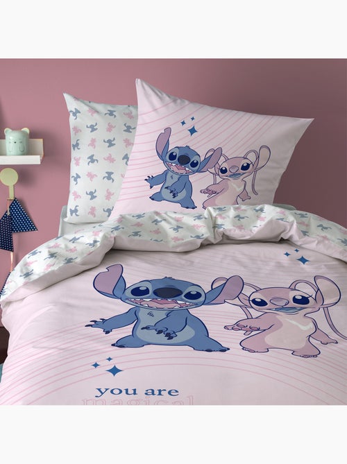 Parure de lit imprimée réversible 100% coton, DISNEY HOME STITCH AMOUR - Kiabi Parure de lit imprimée réversible 100% coton, DISNEY HOME STITCH AMOUR - Kiabi
