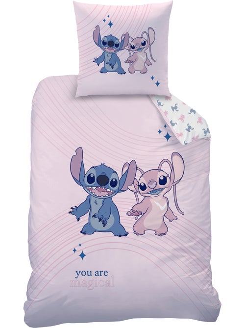 Parure de lit imprimée réversible 100% coton, DISNEY HOME STITCH AMOUR - Kiabi Parure de lit imprimée réversible 100% coton, DISNEY HOME STITCH AMOUR - Kiabi