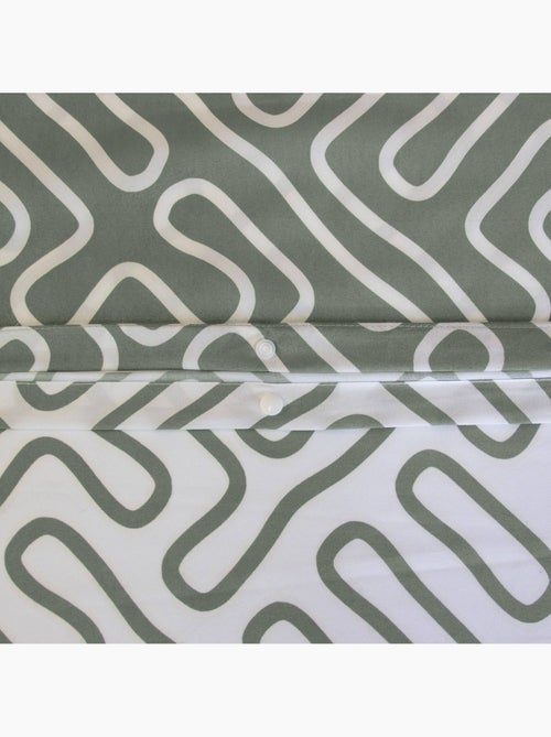 Parure de lit microfibre réversible 2 places imprimé labyrinthe gris Aden - Kiabi Parure de lit microfibre réversible 2 places imprimé labyrinthe gris Aden - Kiabi