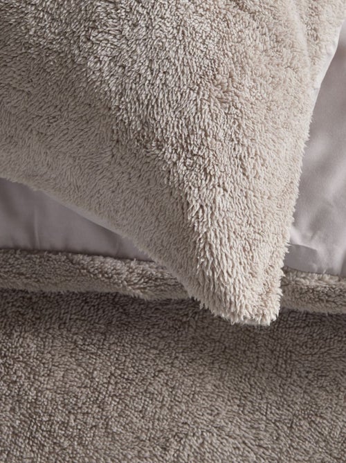 Parure de lit polaire teddy BIEN AU CHAUD - Kiabi Parure de lit polaire teddy BIEN AU CHAUD - Kiabi
