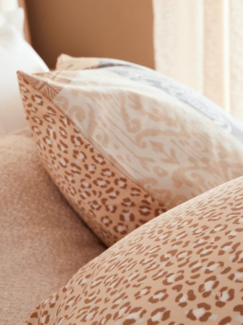 Parure de lit réversible en coton imprimé patchwork - Kiabi Parure de lit réversible en coton imprimé patchwork - Kiabi