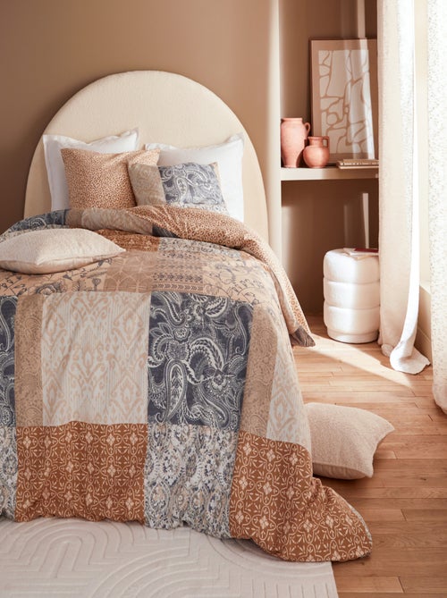 Parure de lit réversible en coton imprimé patchwork - Kiabi Parure de lit réversible en coton imprimé patchwork - Kiabi