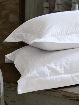 Parure de lit satin de coton CONCERTO Taie 65x65 cm A rayures