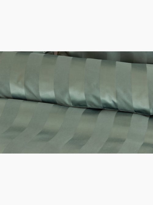 Parure de lit satin en microfibre - rayures tissées - vert - 240x220 / vert - Kiabi Parure de lit satin en microfibre - rayures tissées - vert - 240x220 / vert - Kiabi