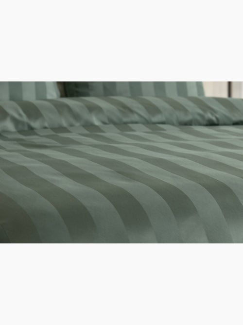 Parure de lit satin en microfibre - rayures tissées - vert - 240x220 / vert - Kiabi Parure de lit satin en microfibre - rayures tissées - vert - 240x220 / vert - Kiabi