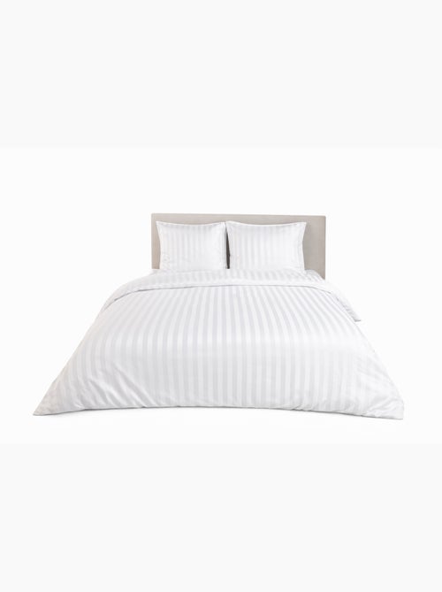 Parure de Lit Satin en Microfibre – Rayures Tissées - Kiabi Parure de Lit Satin en Microfibre – Rayures Tissées - Kiabi