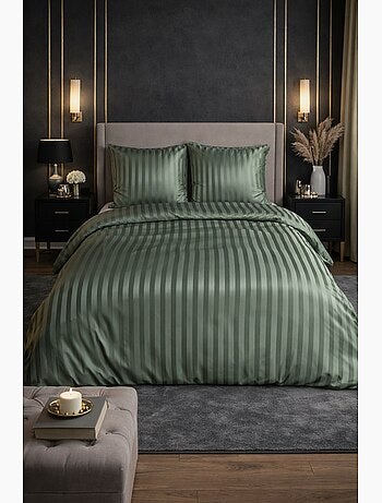 Parure de Lit Satin en Microfibre – Rayures Tissées