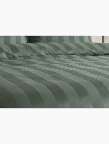 Parure de Lit Satin en Microfibre – Rayures Tissées