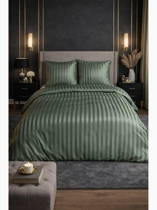 Parure de Lit Satin en Microfibre – Rayures Tissées - Kiabi Parure de Lit Satin en Microfibre – Rayures Tissées - Kiabi