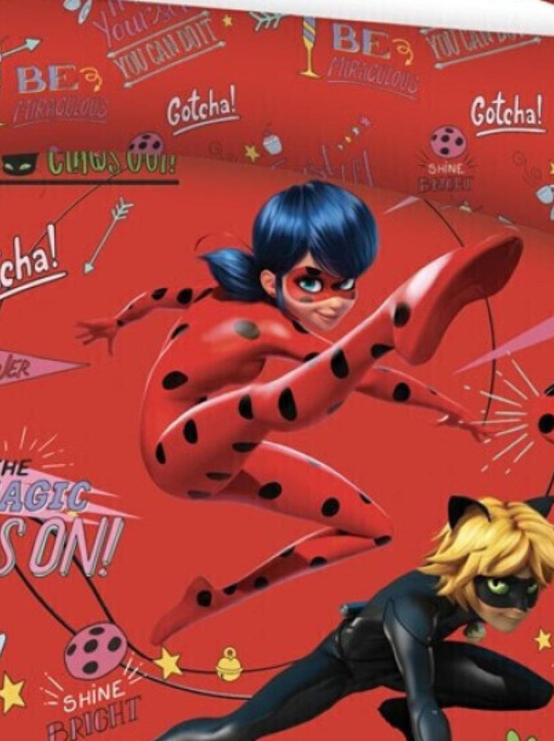 Parure de lit simple- Miraculous - Marinette et Adrien a l'attaque - 140 cm x 200 cm Multicolore - Kiabi