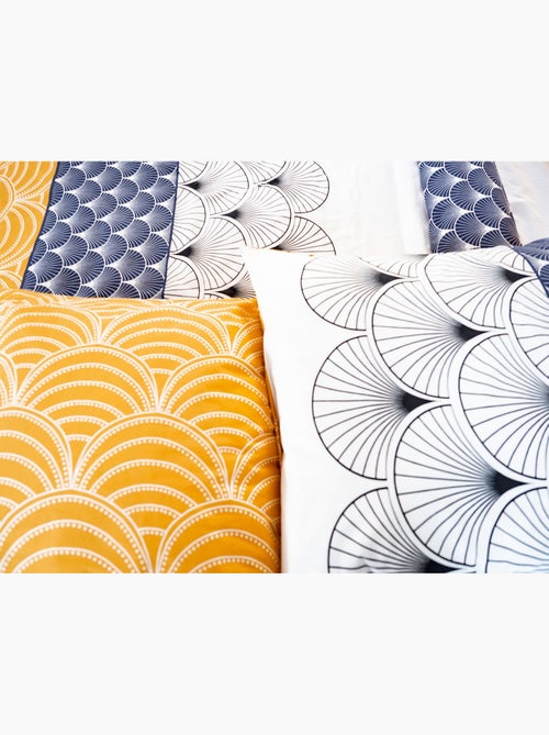 Parure de lit soleil graphique - 100% coton 57 fils/cm² - 240x220 / jaune - Kiabi Parure de lit soleil graphique - 100% coton 57 fils/cm² - 240x220 / jaune - Kiabi