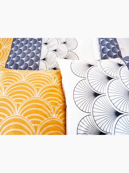 Parure de lit SOLEIL Graphique – 100% coton 57 fils/cm² - Kiabi Parure de lit SOLEIL Graphique – 100% coton 57 fils/cm² - Kiabi
