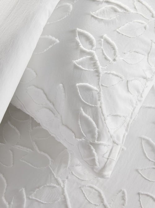 Parure de lit tufté Floral ESSENTIAL - Kiabi Parure de lit tufté Floral ESSENTIAL - Kiabi