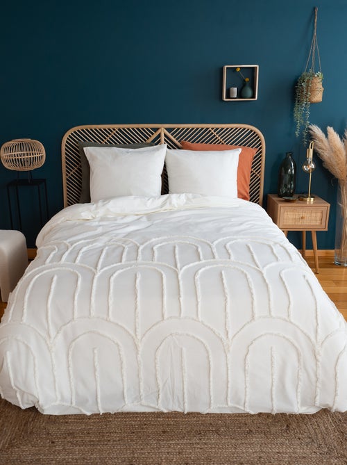 Parure de lit tuftée 2 personne - 240 x 220 cm et 260 x 240 cm - 2 pièces - Kiabi Parure de lit tuftée 2 personne - 240 x 220 cm et 260 x 240 cm - 2 pièces - Kiabi