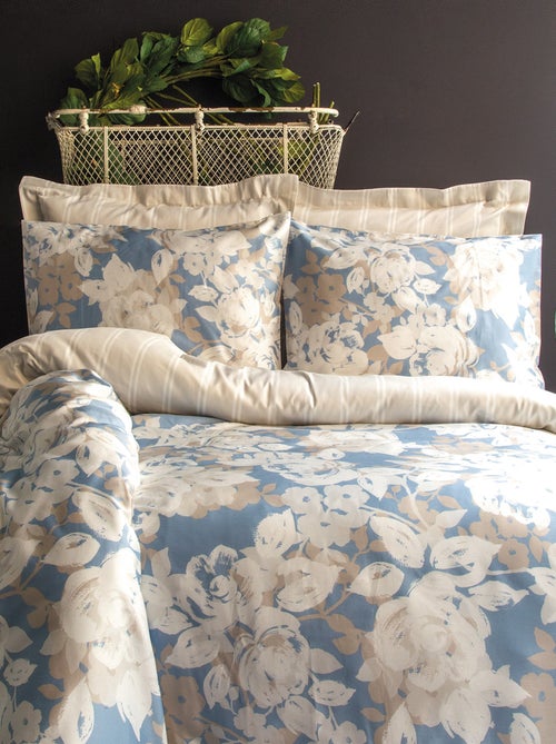 Parure housse de couette 240x220 cm et 2 taies d'oreiller 63x63cm satin de coton imprimé - Kiabi Parure housse de couette 240x220 cm et 2 taies d'oreiller 63x63cm satin de coton imprimé - Kiabi