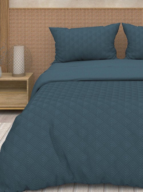 Parure housse de couette 3D microfibre GAIA, par Soleil d'Ocre avec 2 taies d'oreiller - Kiabi Parure housse de couette 3D microfibre GAIA, par Soleil d'Ocre avec 2 taies d'oreiller - Kiabi