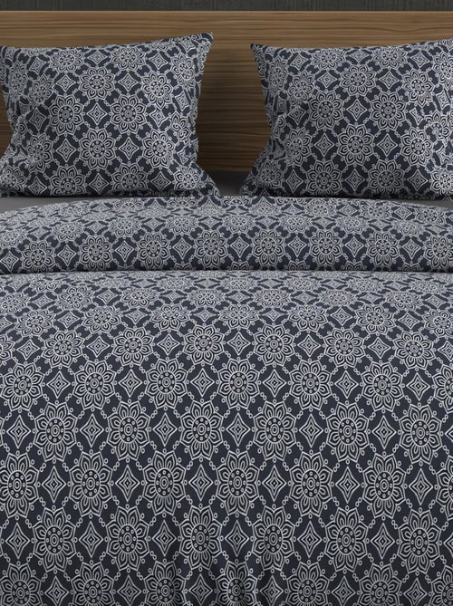 Parure housse de couette coton 57 fils ESMERALDA, par Soleil d'ocre avec 2 taies d'oreiller - Kiabi Parure housse de couette coton 57 fils ESMERALDA, par Soleil d'ocre avec 2 taies d'oreiller - Kiabi