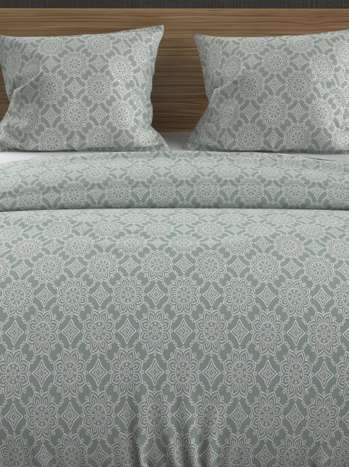 Parure housse de couette coton 57 fils ESMERALDA, par Soleil d'ocre avec 2 taies d'oreiller - Kiabi Parure housse de couette coton 57 fils ESMERALDA, par Soleil d'ocre avec 2 taies d'oreiller - Kiabi